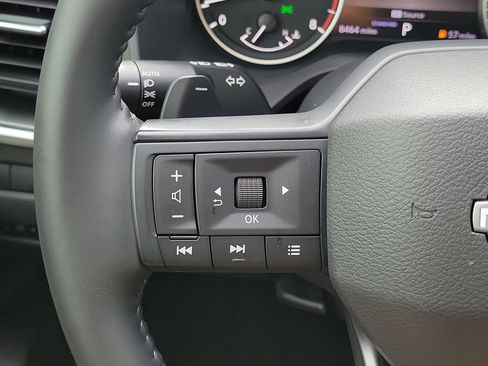 Certified 2025 Nissan Rogue SV FWD image 24