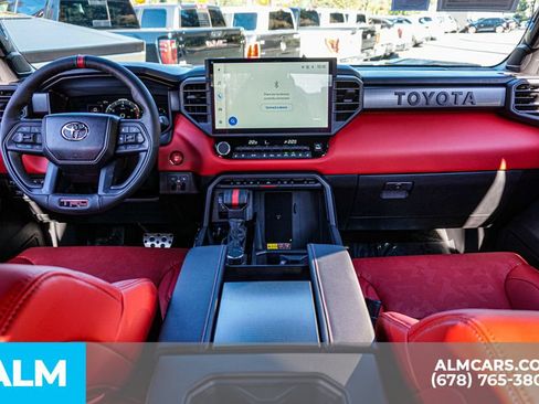 Used 2025 Toyota Tundra Limited AWD/4WD image 25