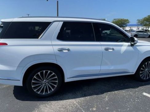 Used 2023 Hyundai Palisade Calligraphy w/ Cargo Package image 2