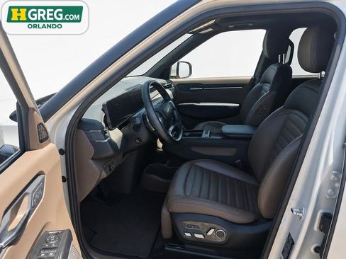 Used 2024 Kia EV9 Land AWD/4WD image 8