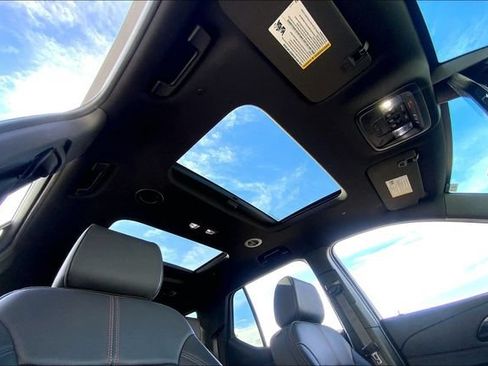 Used 2023 Chevrolet Traverse RS AWD/4WD image 22