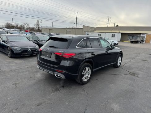Used 2025 Mercedes-Benz GLC 300 4MATIC image 10
