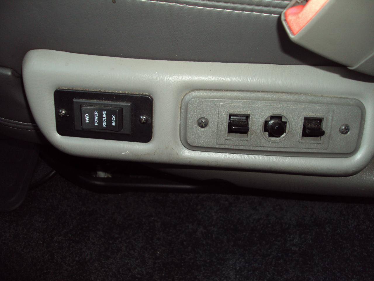 Used 2023 Chevrolet Express 2500 Extended RWD image 22