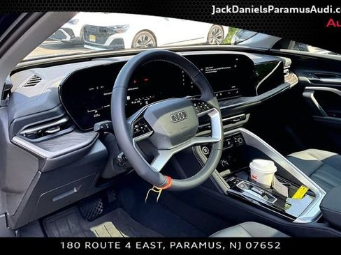 Used 2025 Audi Q5 Premium AWD/4WD image 11