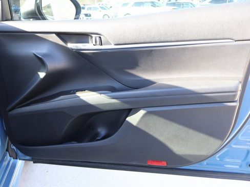 Used 2023 Toyota Camry SE image 8