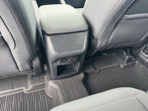 Certified 2025 Ford Explorer Active image 27