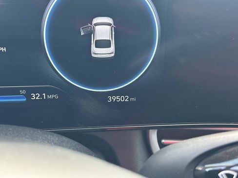 Used 2024 Hyundai Elantra SEL FWD image 13