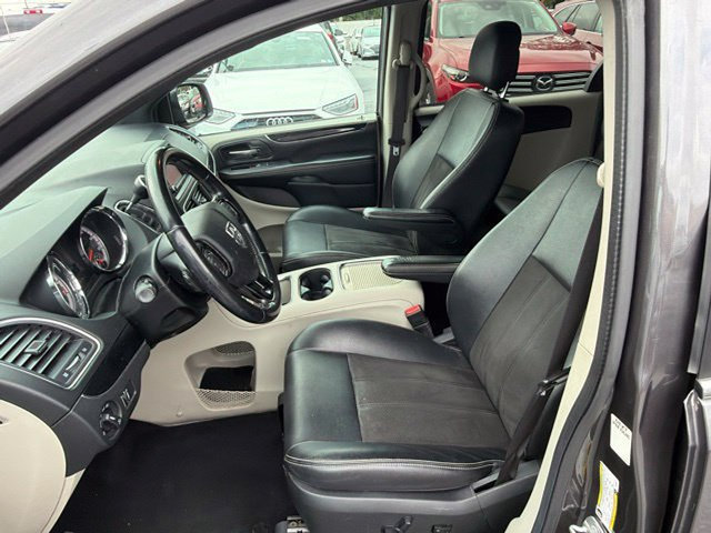 Used 2019 Dodge Grand Caravan SXT FWD image 21