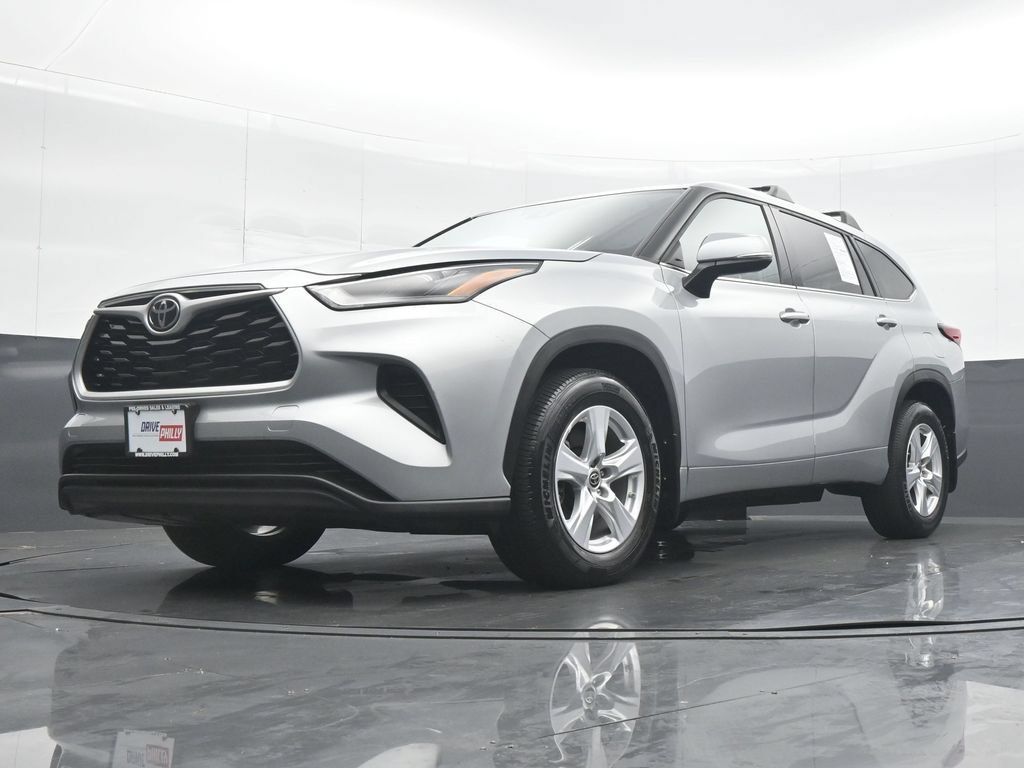 Used 2022 Toyota Highlander L AWD/4WD image 27