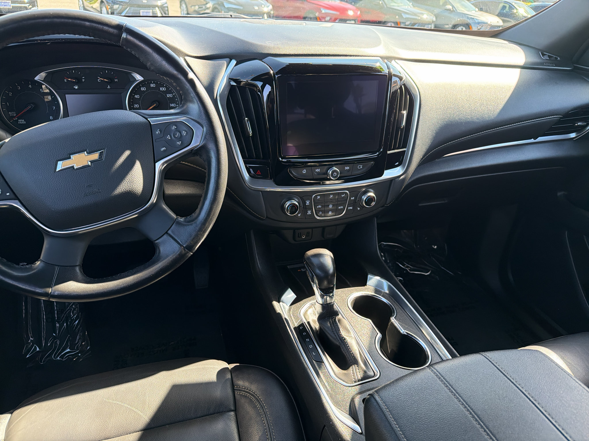 Used 2022 Chevrolet Traverse LT FWD image 16