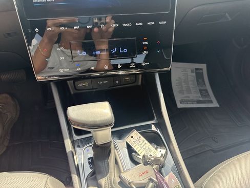 Used 2024 Hyundai Santa Cruz Limited image 22