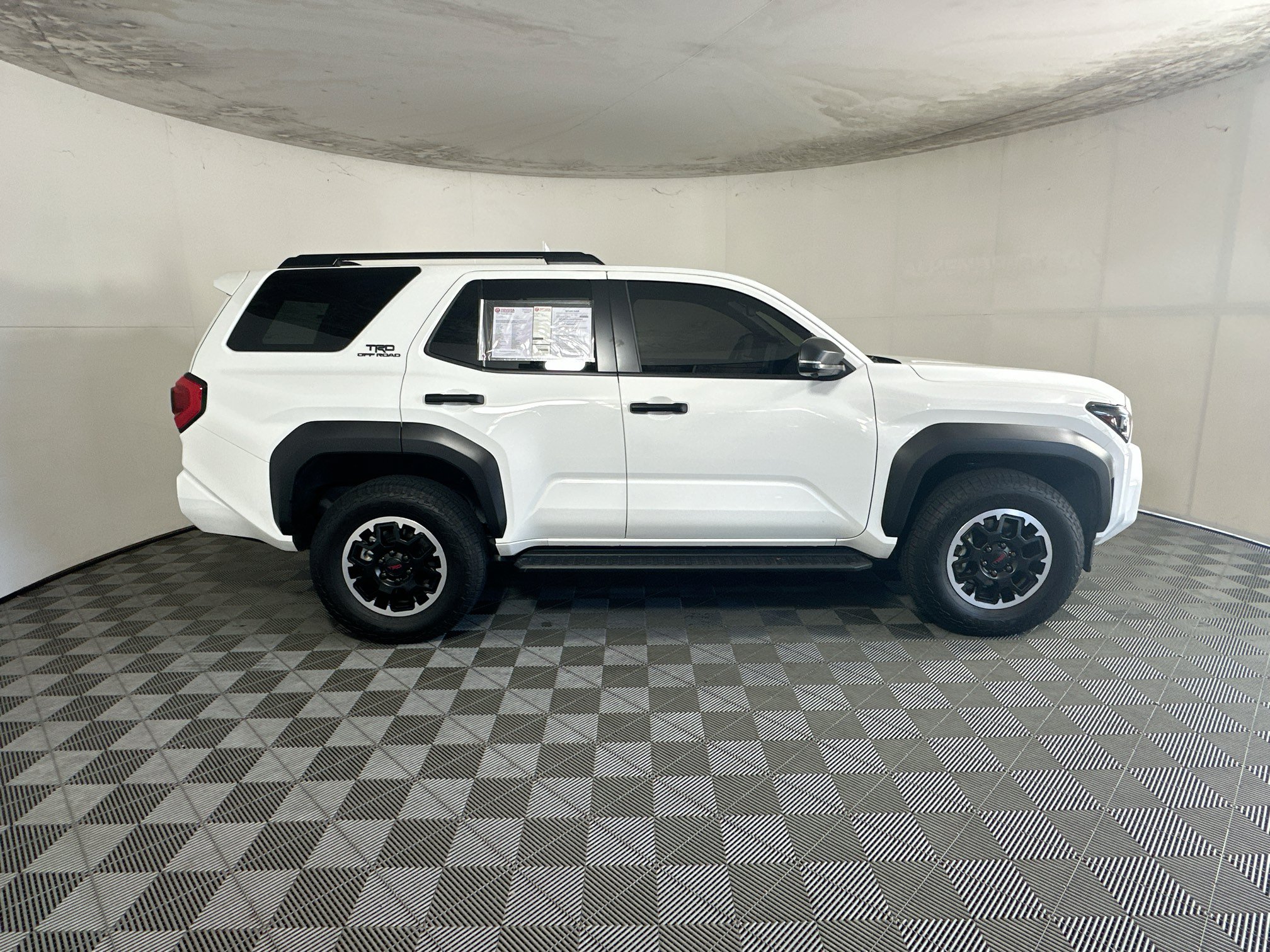 Certified 2025 Toyota 4Runner TRD Off-Road Premium AWD/4WD image 2