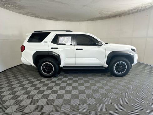Used 2025 Toyota 4Runner TRD Off-Road Premium AWD/4WD image 2