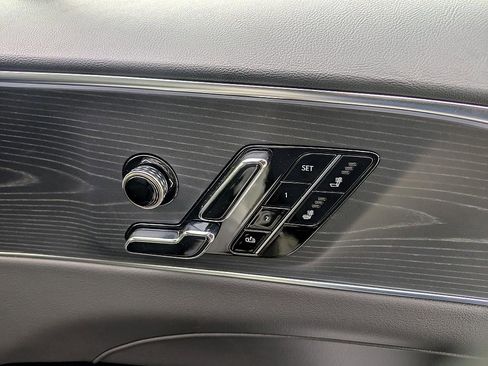 Certified 2025 Cadillac Lyriq Luxury image 31