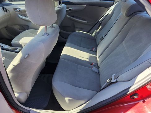 Used 2013 Toyota Corolla image 5