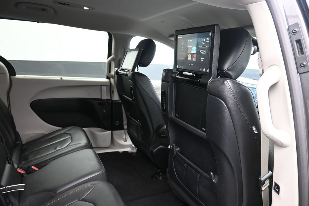 Used 2020 Chrysler Pacifica Touring-L Plus FWD image 27