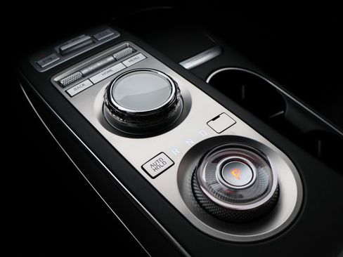 Used 2023 Genesis GV70 2.5T w/ Sport Prestige Package AWD/4WD image 17