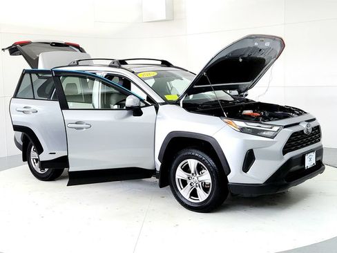 Used 2025 Toyota RAV4 XLE w/ Convenience Package AWD/4WD image 12