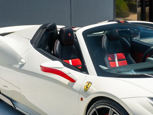 Used 2014 Ferrari 458 Spider RWD image 29