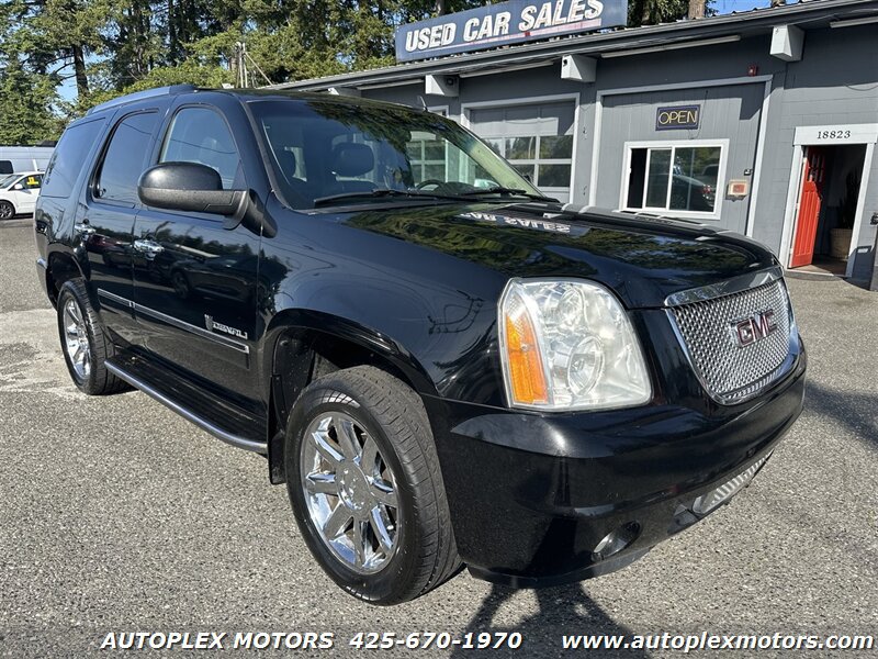 Used 2011 GMC Yukon Denali AWD/4WD image 1