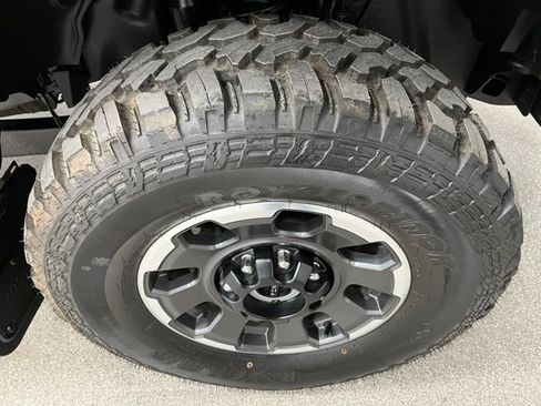 Used 2024 Ford F350 Platinum w/ Tremor Off-Road Package AWD/4WD image 16