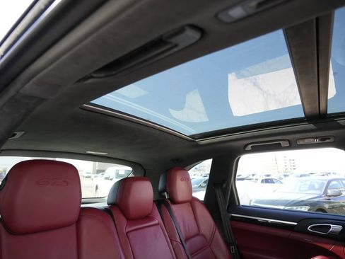 Used 2018 Porsche Cayenne GTS image 59