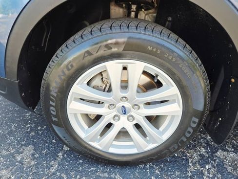 Used 2018 Ford Explorer XLT image 36