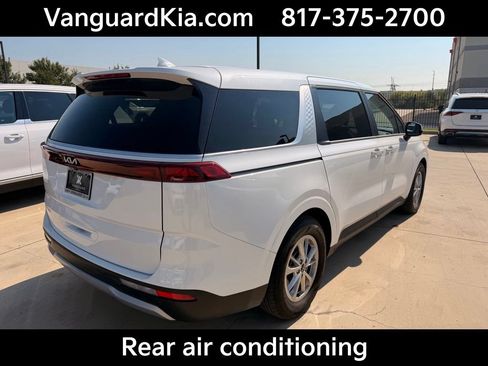Certified 2024 Kia Carnival LX FWD image 4