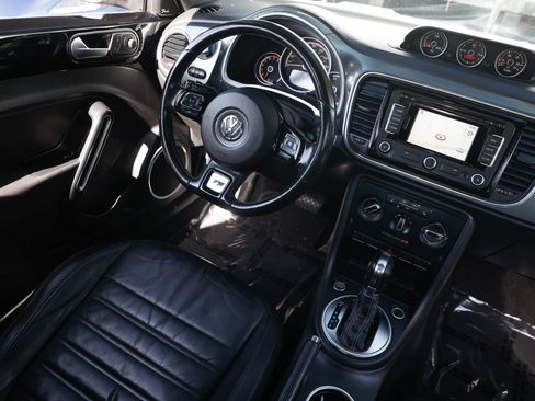 Used 2013 Volkswagen Beetle Turbo FWD image 24