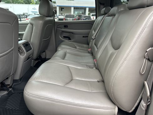 Used 2005 Chevrolet Avalanche Z66 w/ Sun And Sound Package RWD image 20