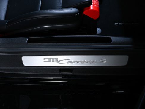 Used 2024 Porsche 911 Carrera S RWD image 29