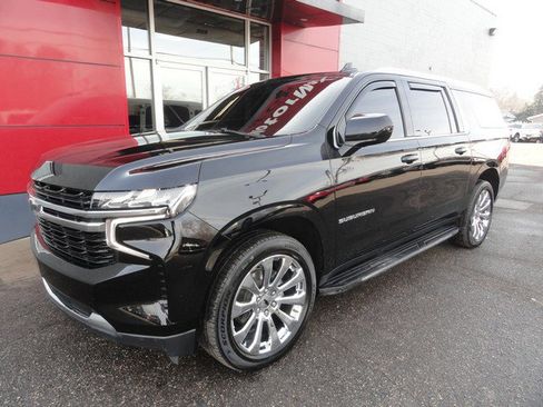 Used 2021 Chevrolet Suburban LT image 2
