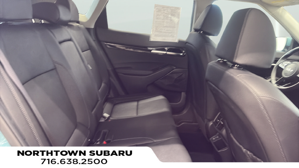 Used 2025 Kia Seltos EX AWD/4WD image 19