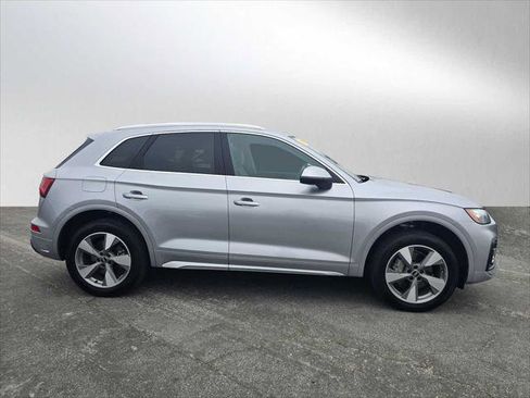 Used 2023 Audi Q5 2.0T Premium Plus w/ Premium Plus Package image 2