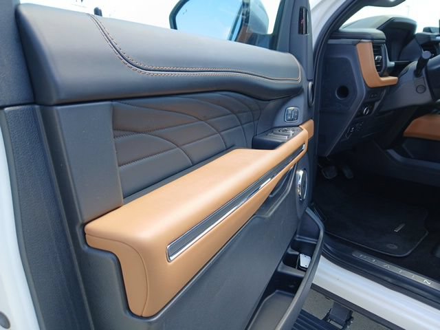 Used 2023 Ford Expedition Platinum AWD/4WD image 12