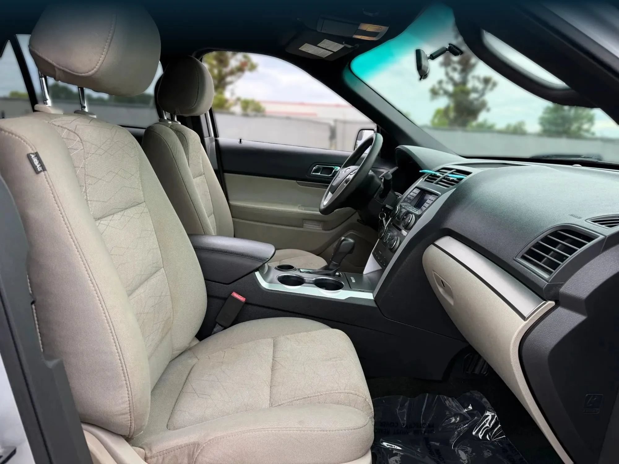 Used 2015 Ford Explorer FWD image 18