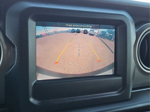 Used 2021 Jeep Wrangler Sport AWD/4WD image 16