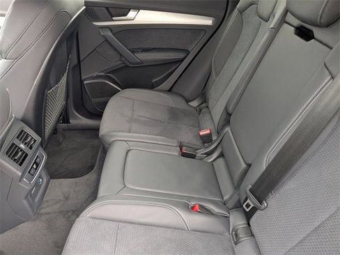 Used 2024 Audi Q5 e Premium Plus image 29