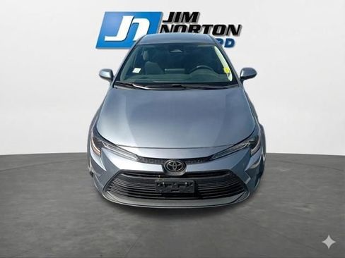 Used 2024 Toyota Corolla LE image 3