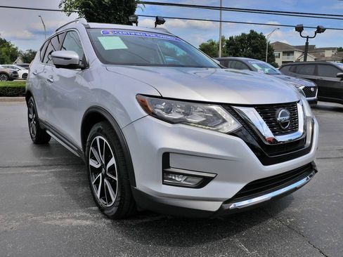 Used 2020 Nissan Rogue SL w/ Premium Package FWD image 3