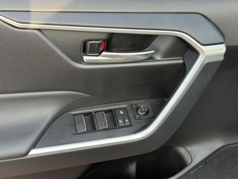 Certified 2025 Toyota RAV4 XLE FWD image 18