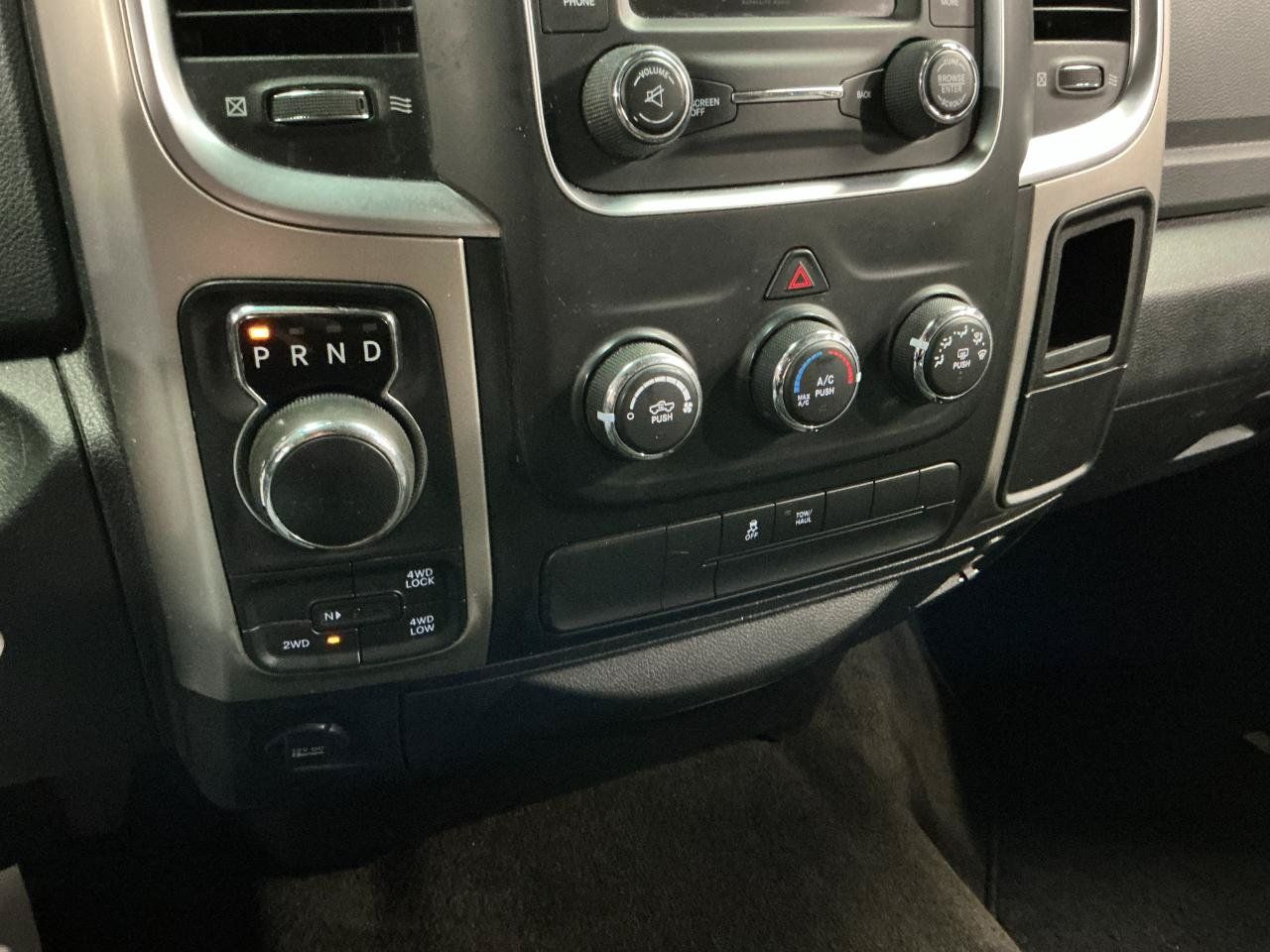 Used 2017 RAM 1500 Classic SLT AWD/4WD image 17