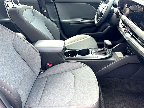 Used 2025 Kia K4 FWD image 23