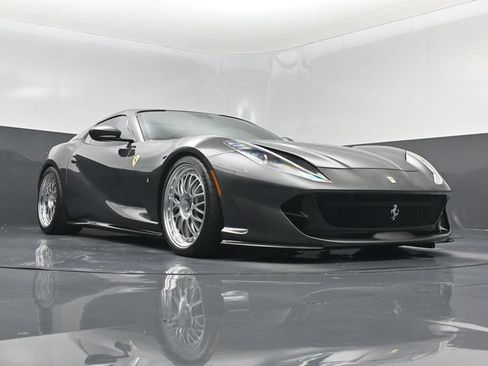 Used 2023 Ferrari 812 GTS RWD image 32