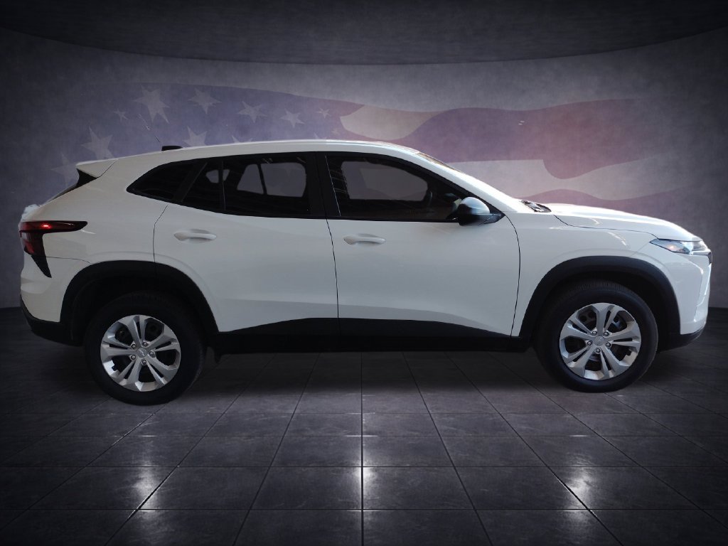 Used 2024 Chevrolet Trax LS FWD image 7