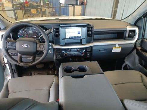 New 2026 Ford F250 XL w/ XL Off-Road Package image 19