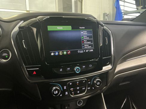 Used 2023 Chevrolet Traverse LT image 28