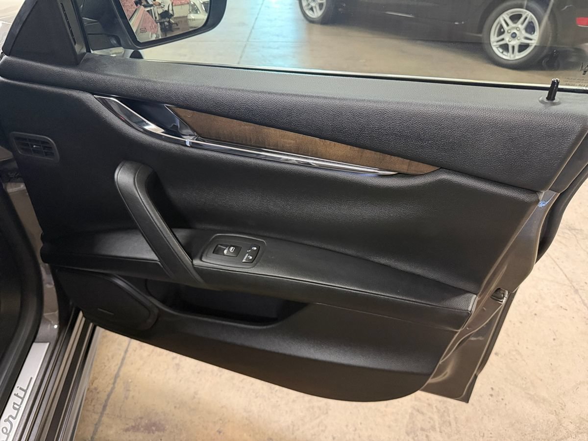 Used 2017 Maserati Quattroporte S GranSport RWD image 16