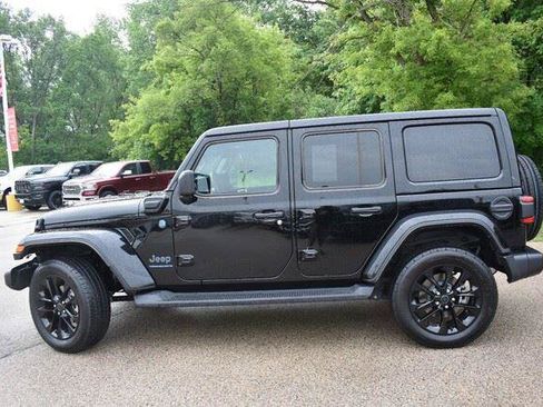 Used 2025 Jeep Wrangler Sahara 4xe AWD/4WD image 3