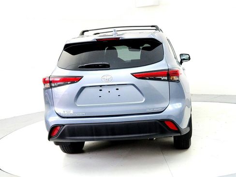 Certified 2021 Toyota Highlander XLE image 5